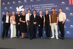 Delegazione del film Familier som vores di Thomas Vinterberg al photocall a Venezia 81 il 31 agosto 2024