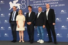 Delegazione del film Familier som vores di Thomas Vinterberg al photocall a Venezia 81 il 31 agosto 2024