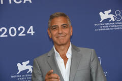 George Clooney al photocall del film Wolfs - Lupi solitari di Jon Watts a Venezia 81 il 1 settembre 2024