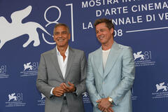 Brad Pitt e George Clooney al photocall del film Wolfs - Lupi solitari di Jon Watts a Venezia 81 il 1 settembre 2024