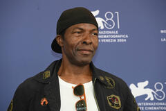 Isaach De Bankolé al photocall del film The brutalist di Brady Corbet a Venezia 81 il 1 settembre 2024