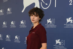 L'attrice Tecla Insolia al photocall del film Familia di Francesco Costabile a Venezia 81 il 1 settembre 2024