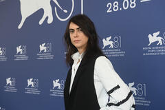 Il regista Francesco Costabile al photocall del film Familia a Venezia 81 il 1 settembre 2024