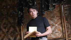 Paul Jake Paule in Phantosmia di Lav Diaz - Immagine dal set