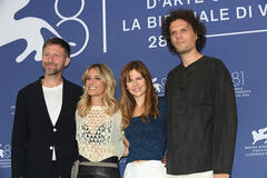 Delegazione del film Vermiglio di Maura Delpero al photocall del film a Venezia 81 il 2 settembre 2024