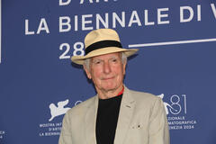 Peter Weir per ricevere il Leone d'Oro alla Carriera al photocall a Venezia 81 il 2 settembre 2024
