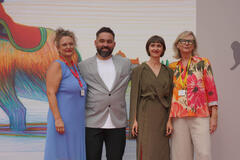 Delegazione del film Medovyi misiats di Zhanna Ozirna sul red carpet a Venezia 81 il 2 settembre 2024