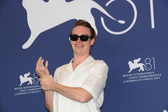 Caleb Landry Jones al photocall del film Harvest di Athina Rachel Tsangari a Venezia 81 il 3 settembre 2024