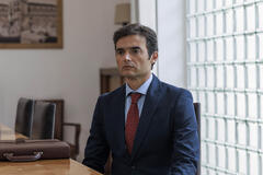 Paolo Briguglia (Roberto Corsaro) in I Fratelli Corsaro