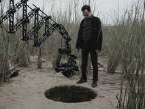 Elio Germano sul set di Iddu di Fabio Grassadonia e Antonio Piazza