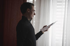 Elio Germano in Iddu di Fabio Grassadonia e Antonio Piazza