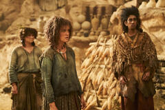 Megan Richards come Poppy, Markella Kavenagh come Nori e Gavi Singh Chera come Merimac in Il Signore degli Anelli Gli Anelli del Potere 2x04