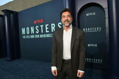 Javier Bardem partecipa alla premiere di Monsters: The Lyle and Erik Menendez Story di Netflix all'Egyptian Theatre Hollywood il 16 settembre 2024 a Los Angeles, California