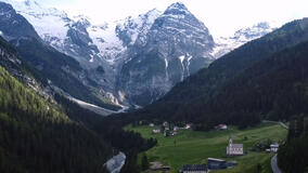 La Valanga Azzurra, scena da prima clip