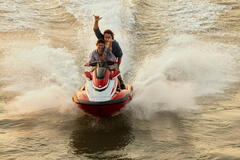 (S-D) Chase Stokes come John B, Charles Halford come Big John in Outer Banks 3x04