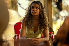 Madison Bailey come Kiara in Outer Banks 3x05