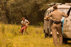 (S-D) Chase Stokes come John B, Rudy Pankow come JJ, Cullen Moss come Deputy Shoupe in Outer Banks 3x08