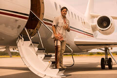 Charles Esten come Ward Cameron in Outer Banks 3x10