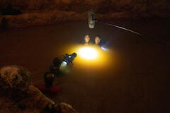 (S-D) Madelyn Cline come Sarah Cameron, Chase Stokes come John B sul set di Outer Banks 3x10