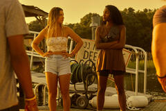 (S-D) Madelyn Cline come Sarah Cameron, Carlacia Grant come Cleo in Outer Banks 4x02