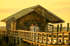 (S-D) Drew Starkey come Rafe, Austin North come Topper in Outer Banks 4x02