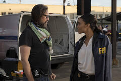 Il regista Pierre Morel e Annie Ilonzeh sul set di Peppermint