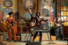 Billy Preston (Jon Batiste) e sua band in Saturday Night