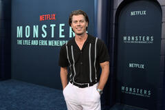 Tanner Stine partecipa alla premiere di Monsters: The Lyle and Erik Menendez Story di Netflix all'Egyptian Theatre Hollywood il 16 settembre 2024 a Los Angeles, California