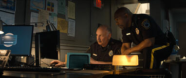 (S-D) Nick Searcy come Deputy Carl, Michael Beach come Dan Carter in The Perfect Couple 1x06