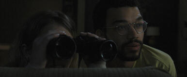 Sydney Sweeney e Justice Smith in The Voyeurs