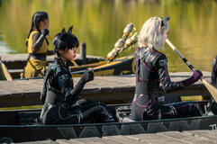 (S-D) Jenna Ortega come Wednesday Addams, Emma Myers come Enid Sinclair in Mercoledì 1x02