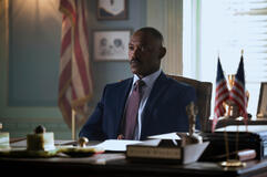 Tommie Earl Jenkins come Mayor Walker in Mercoledì 1x05