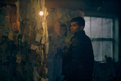 Di Ravi Dhillon (Nikesh Patel) in The Devil's Hour 1x01