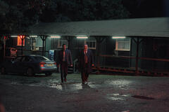 (S-D) DI Ravi Dhillon (Nikesh Patel) e Nick Holness (Alex Ferns) in The Devil's Hour 1x01