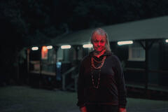 Linda Jones (Joan Hodges) in The Devil's Hour 1x01