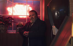 Nick Holness (Alex Ferns) in The Devil's Hour 1x01