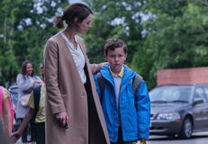 (S-D) Lucy Chambers (Jessica Raine), Isaac (Benjamin Chivers) in The Devil's Hour 1x01