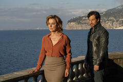 Monica Guerritore e Giacomo Gianniotti in Inganno di Pappi Corsicato - Stagione 1