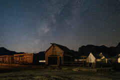 The Dead Don't Hurt di Viggo Mortensen - Immagine dal set