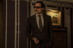 Mark Strong in The Penguin 1x04