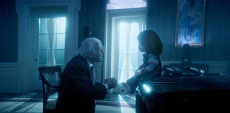 Brad Dourif come Charles Lee Ray, Chucky in Chucky 3x07
