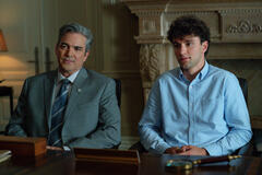 Jon Tenney (Congressman Russell), Khobe Clarke (Scott Russell) in Cruel Intentions - Stagione 1