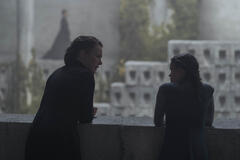 Olivia Williams, Chloe Lea in Dune: Prophecy 1x02