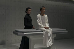 Olivia Williams, Chloe Lea in Dune: Prophecy 1x02
