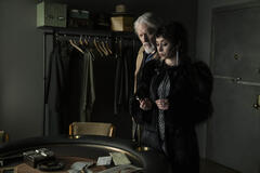 Clancy Brown, Cristin Milioti in The Penguin 1x06