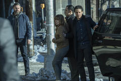 Deirdre O'Connell, Theo Rossi in The Penguin 1x07