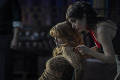 Deirdre O'Connell, Cristin Milioti in The Penguin 1x08