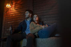 Froy Gutierrez come Ryan e Madelaine Petsch come Maya in The Strangers: Capitolo 1