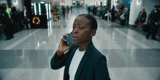 Danielle Deadwyler come Elena Cole in Carry-On