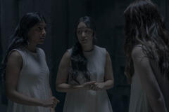Charithra Chandran, Yerin Ha in Dune: Prophecy 1x03